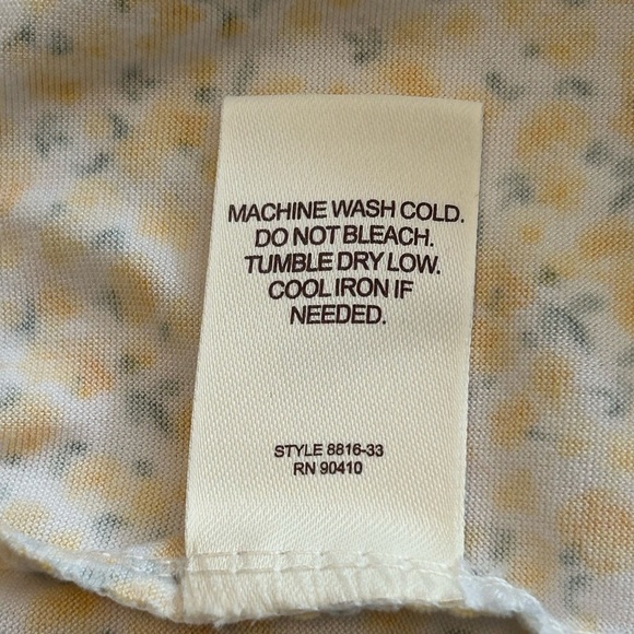 LAURA ASHLEY  YELLOW Calico DITSY SHORT Slv trad wife soft Night Gown SIZE Lg - Picture 10 of 10